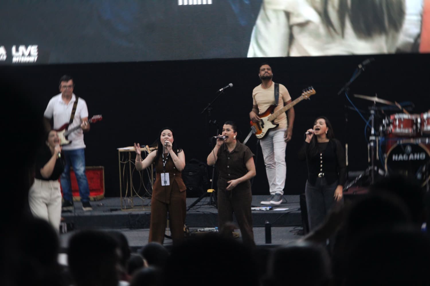 Ministério de louvor da Igreja Betel reunido